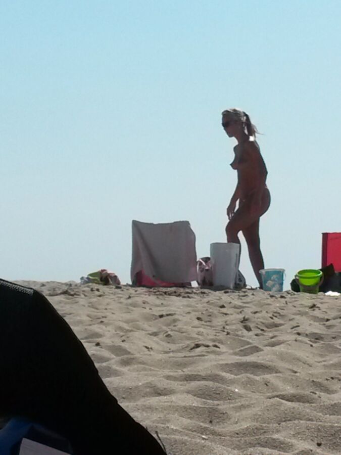 Free porn pics of Dutch beach 1 of 20 pics