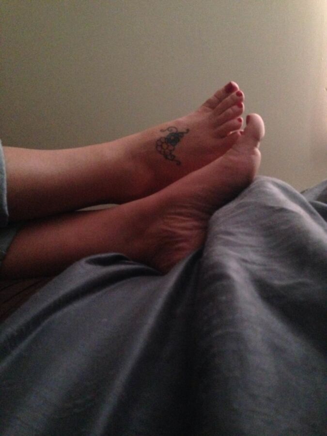 Free porn pics of Wife feet and legs for comments 3 of 10 pics