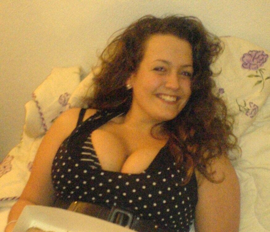 Free porn pics of Teen brunette huge tits 1 of 12 pics