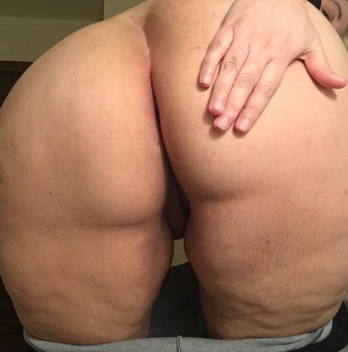 Free porn pics of me the fat dirty pig to piss on! 9 of 16 pics