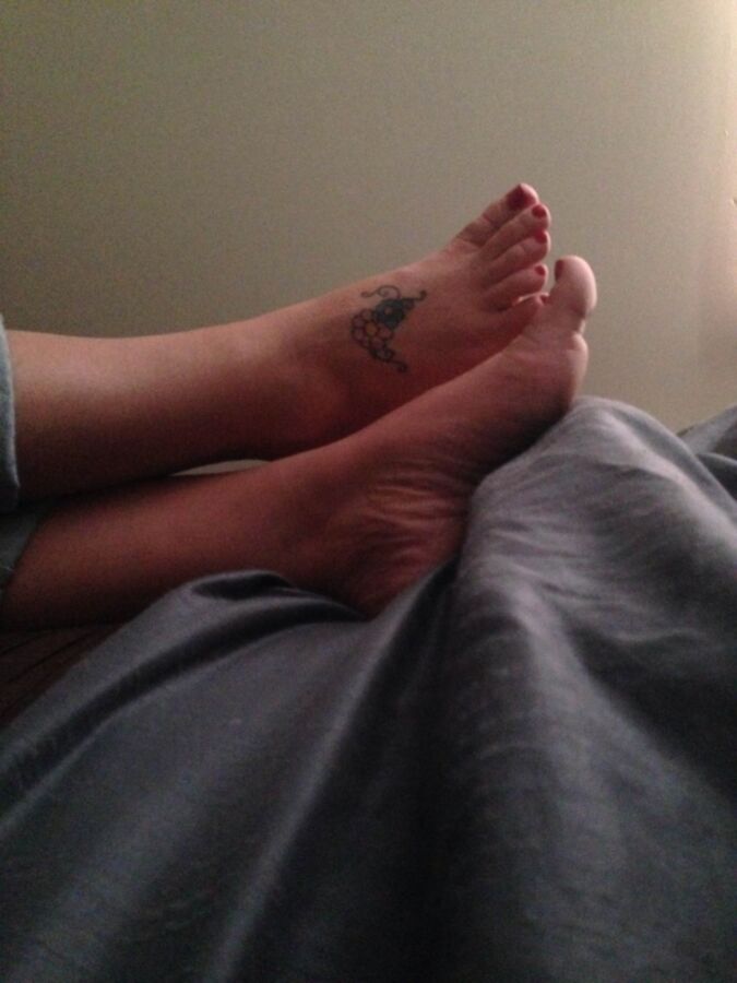 Free porn pics of BBW Wife feet and Tits for comments or cum tributes 10 of 14 pics
