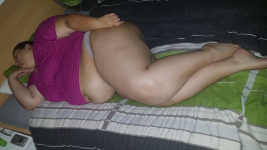 Free porn pics of My fat wife sleeping 1 of 5 pics