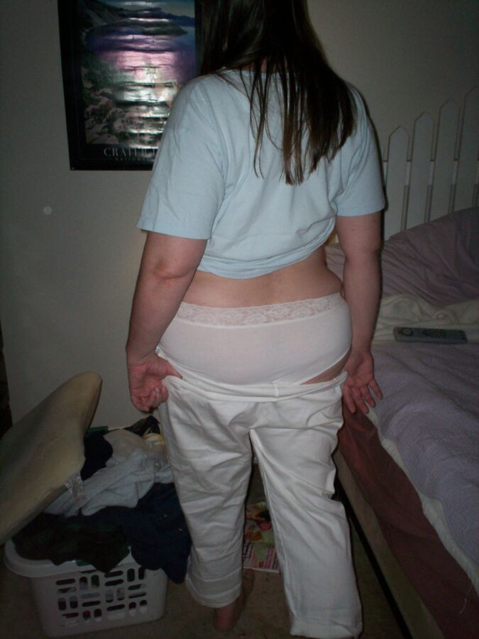 Free porn pics of Slut wife Brenda Wilcox from Evergreen, Montana shows her ass to 8 of 24 pics