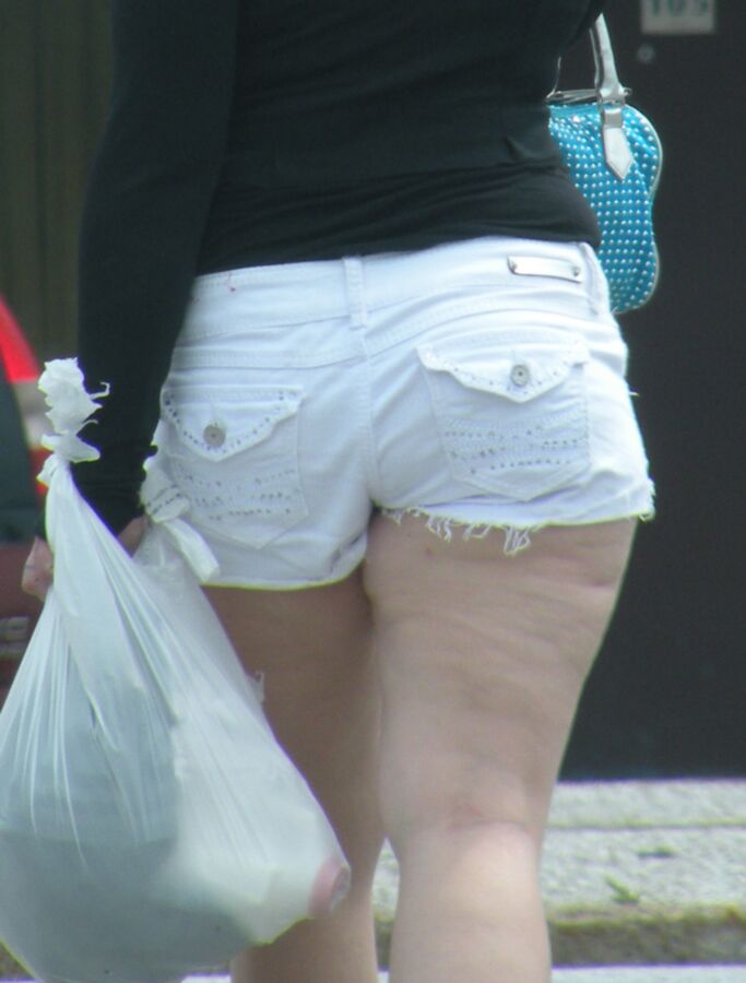 Free porn pics of Super Hot Chubby Escort with laundry bag LEGS BBW 9 of 28 pics