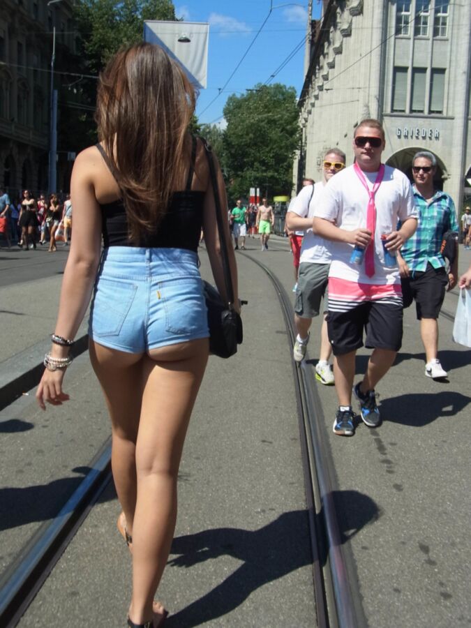 Walking In Shorts Porn 109