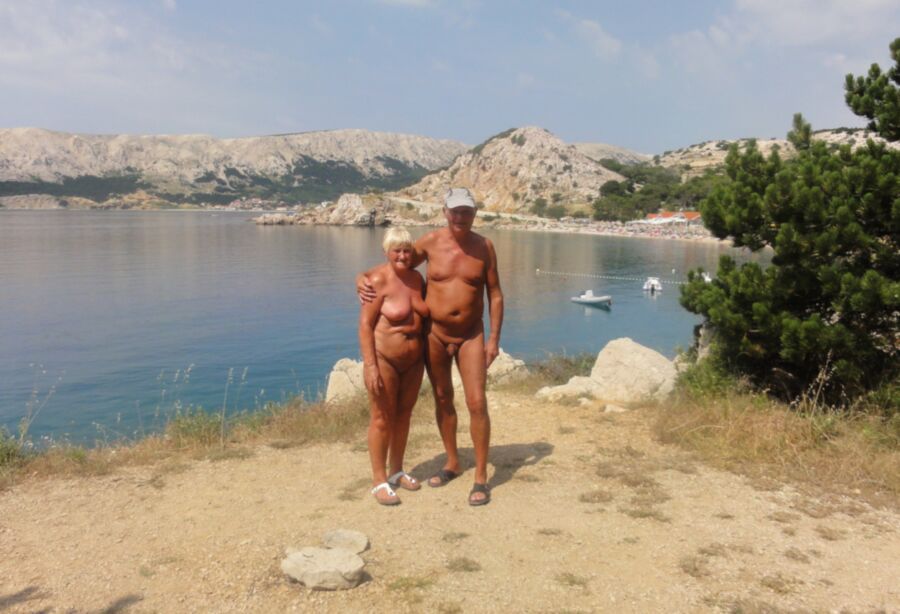 Free porn pics of Senior naked couple outdoor. 17 of 80 pics