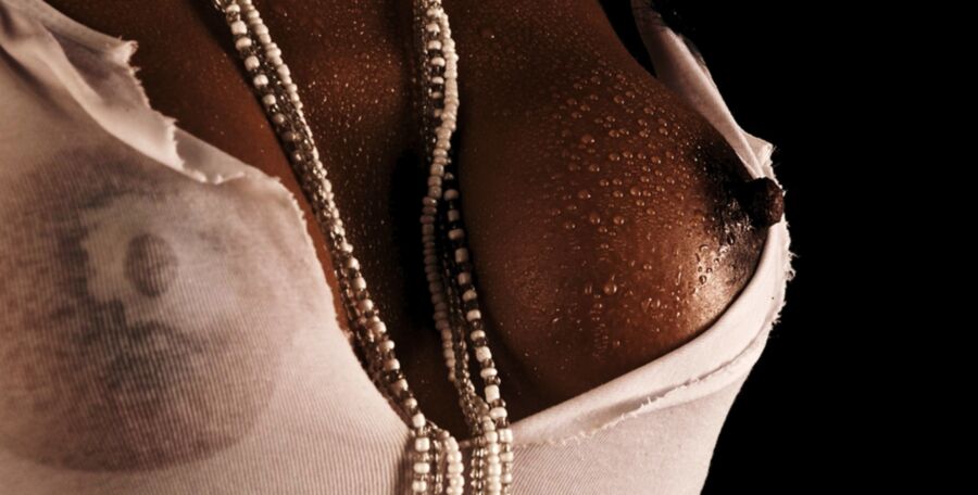 Free porn pics of luscious ebony nipples 2 of 3 pics