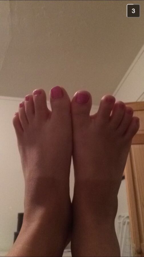 Free porn pics of Feet and toe sucking 1 of 5 pics