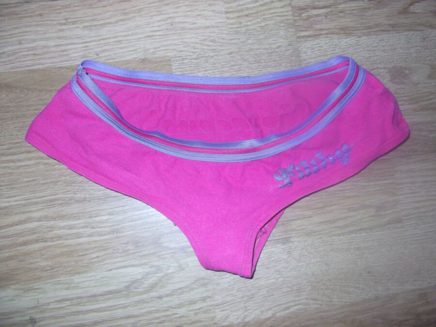 Free porn pics of Wifes pink panties 1 of 7 pics