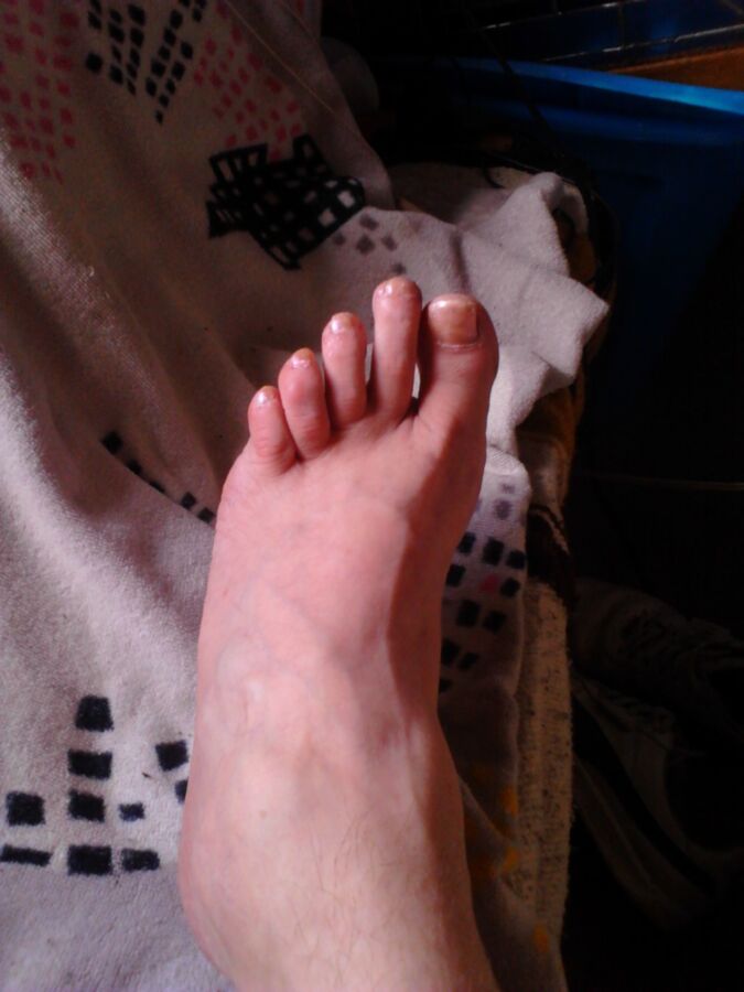 Free porn pics of hubbys painted toes 3 of 10 pics