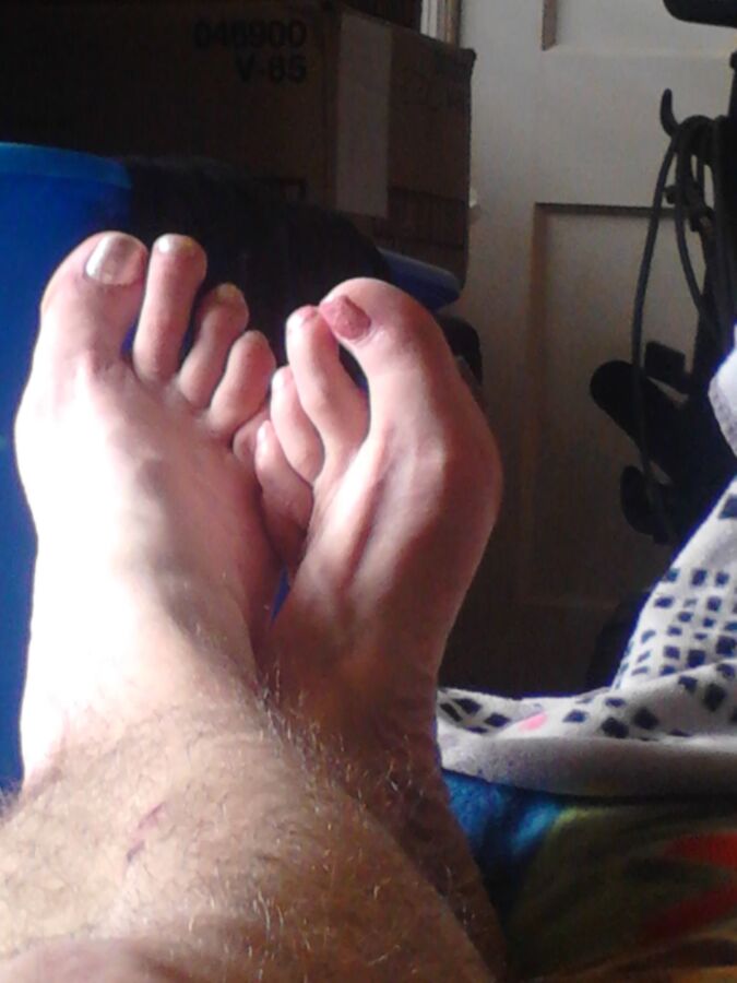 Free porn pics of hubbys painted toes 9 of 10 pics