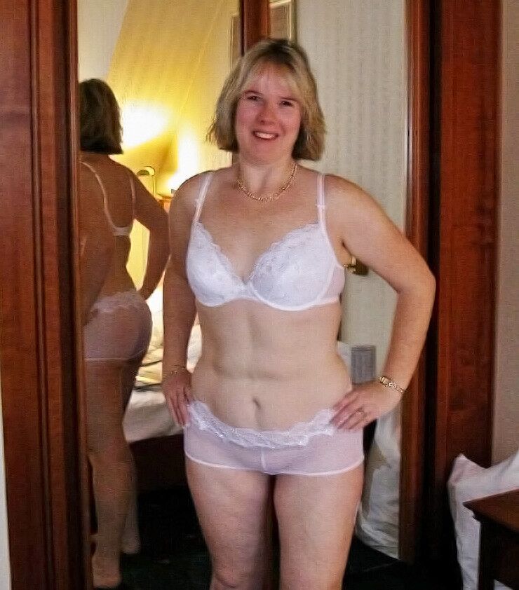 Free porn pics of UK Old Pig Helen 17 of 560 pics