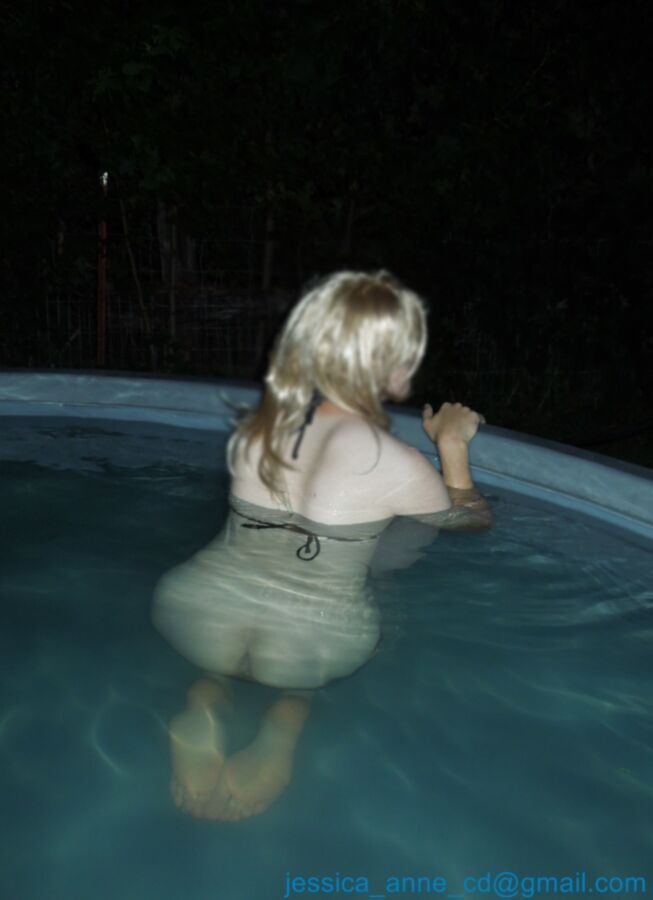 Free porn pics of Nightime dip in the pool 7 of 23 pics