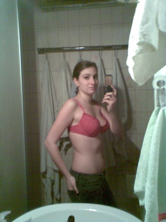 hot teen girl taking naked mirror pics girl nude prank gifs