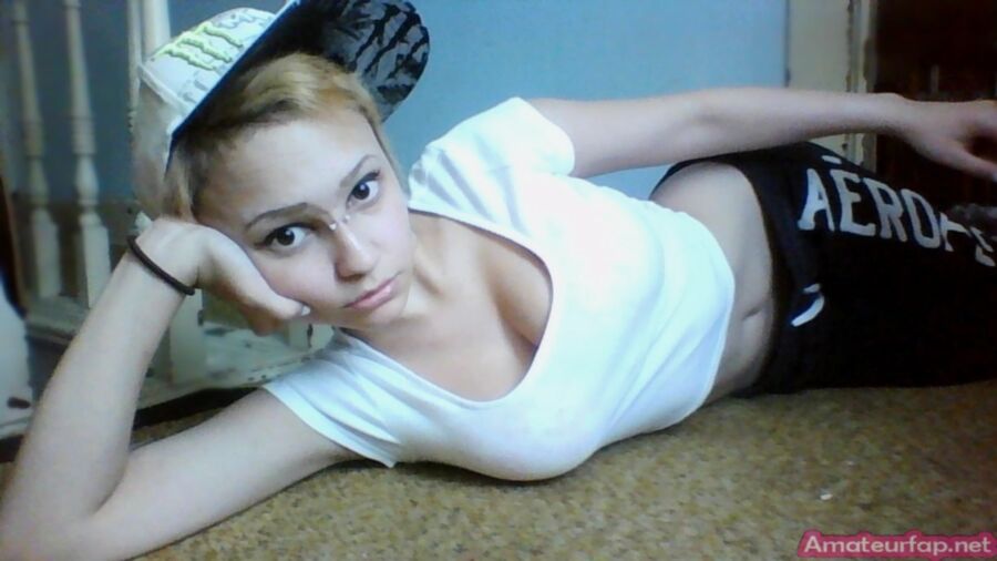 Free porn pics of Cute Teen Chea Makes Hot Selfies 14 of 40 pics