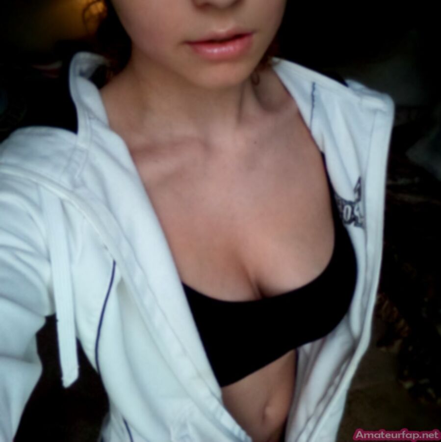 Free porn pics of Cute Teen Chea Makes Hot Selfies 23 of 40 pics