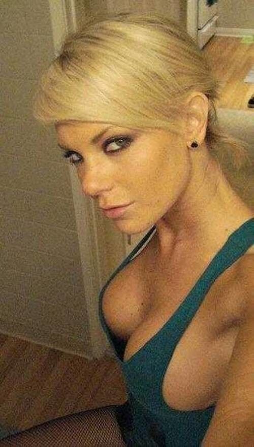 Free porn pics of Nice views and clevages 8 of 22 pics