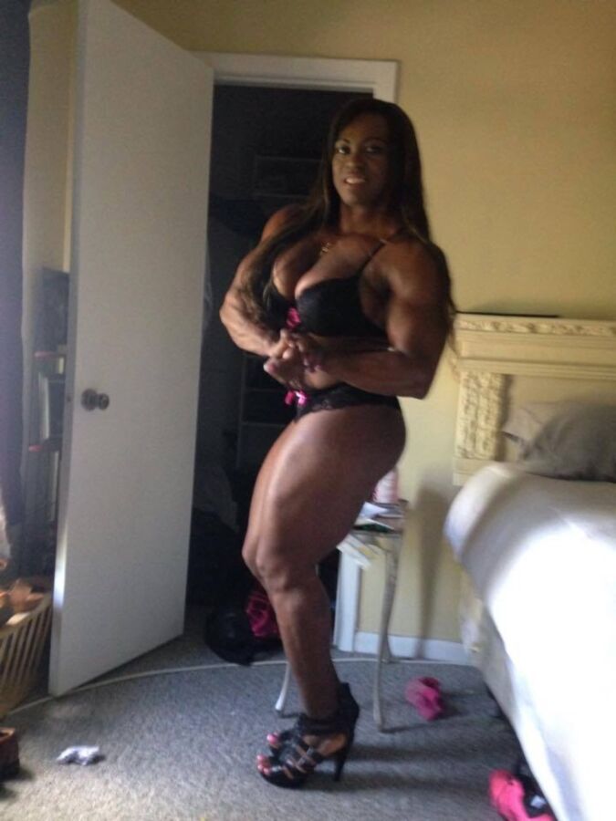 Free porn pics of Muscle woman - Maria Aparecida Bradley  8 of 60 pics