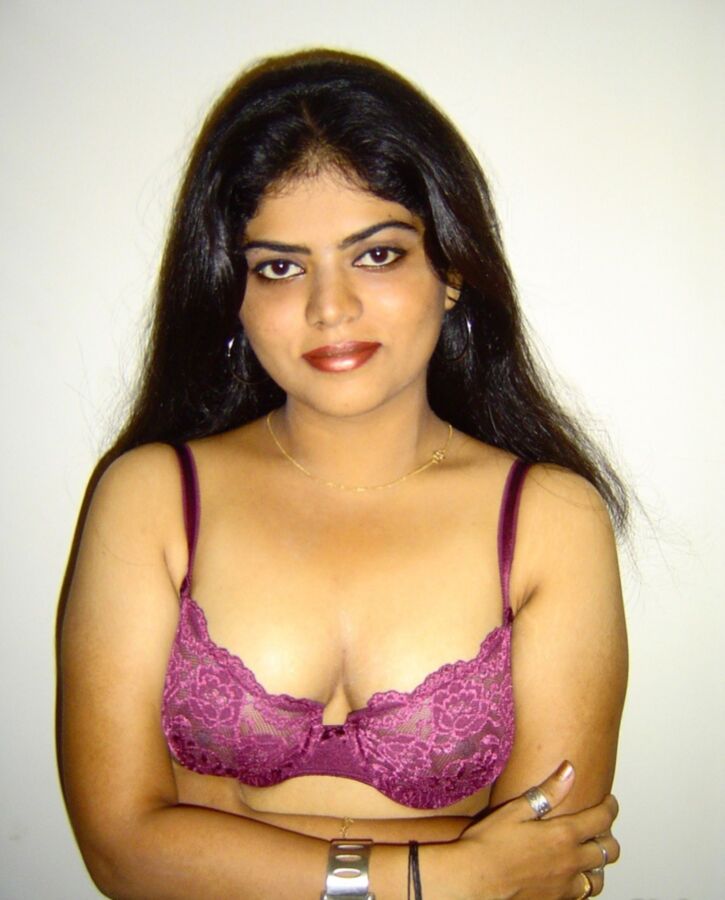 Free porn pics of Indian Babe Neha 5 of 14 pics
