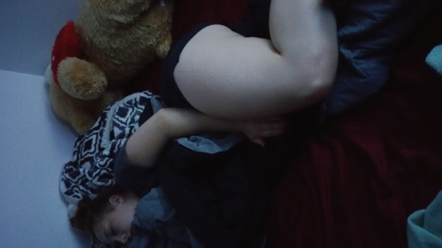 Free porn pics of Girlfriend sleeping(nn) 1 of 5 pics