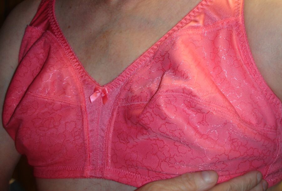 Free porn pics of Who likes bras? 1 of 11 pics