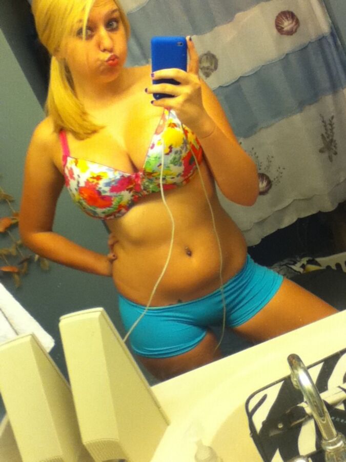 Free porn pics of Stolen Ipod Nudes 10 of 14 pics