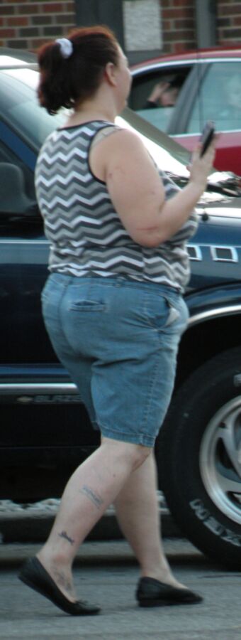 Free porn pics of Nice BBW with low belly in tight jeans OLDER and Fat 5 of 9 pics