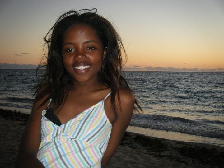 Free porn pics of Maya L from Madagascar. Gasy ebony teen posing for me. 3 of 21 pics
