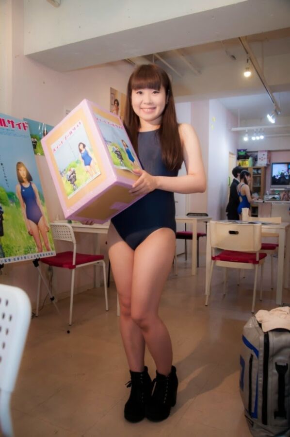 Free porn pics of swimsuit cafe  3 of 6 pics