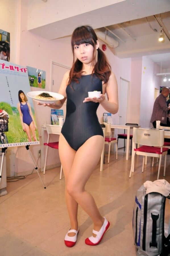 Free porn pics of swimsuit cafe  5 of 6 pics