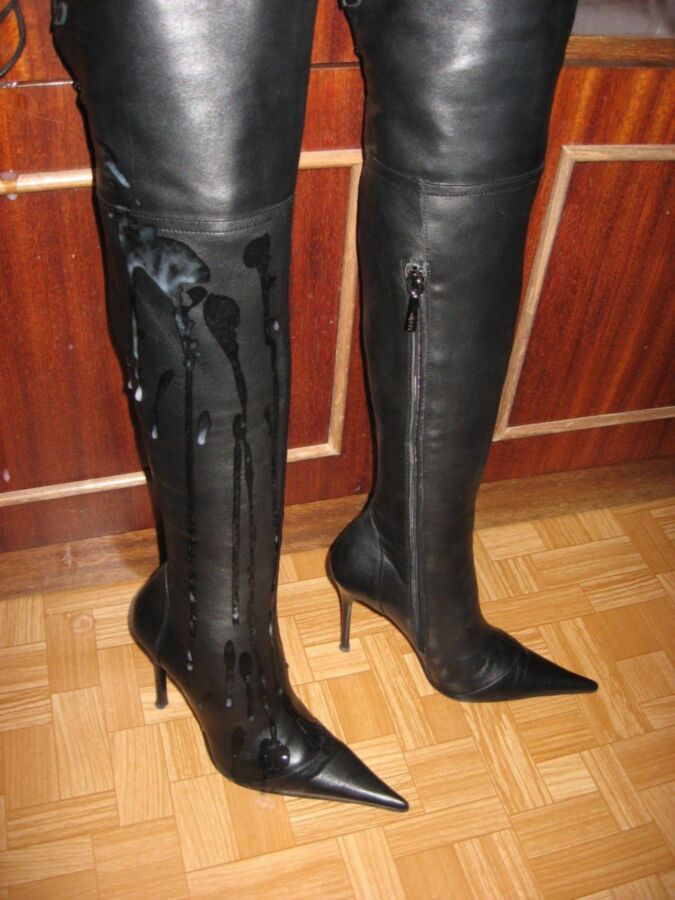 Free porn pics of sexy boots 2 of 26 pics