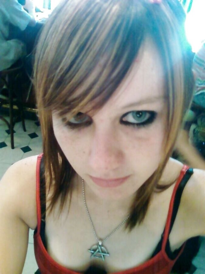 Free porn pics of emo necklace (got more of her?) 1 of 2 pics