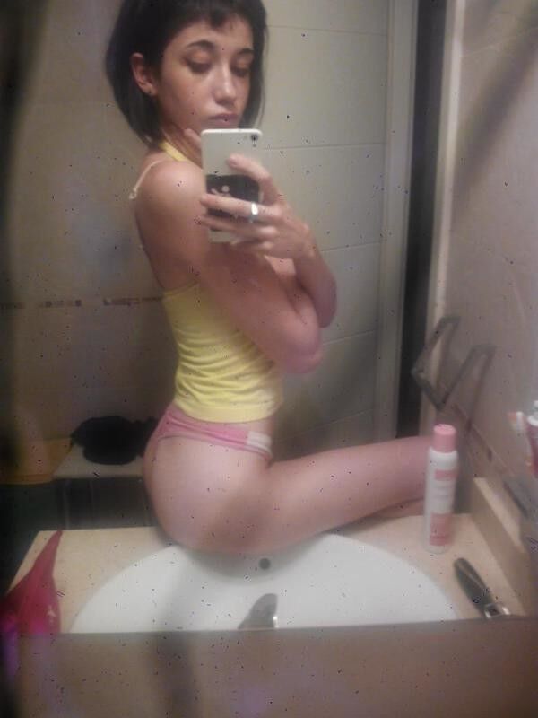 Free porn pics of Teen selfie hot pics 18 of 26 pics