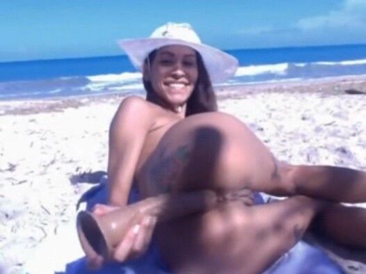 Free porn pics of Live & free, anal webcam show on beach!! 1 of 5 pics