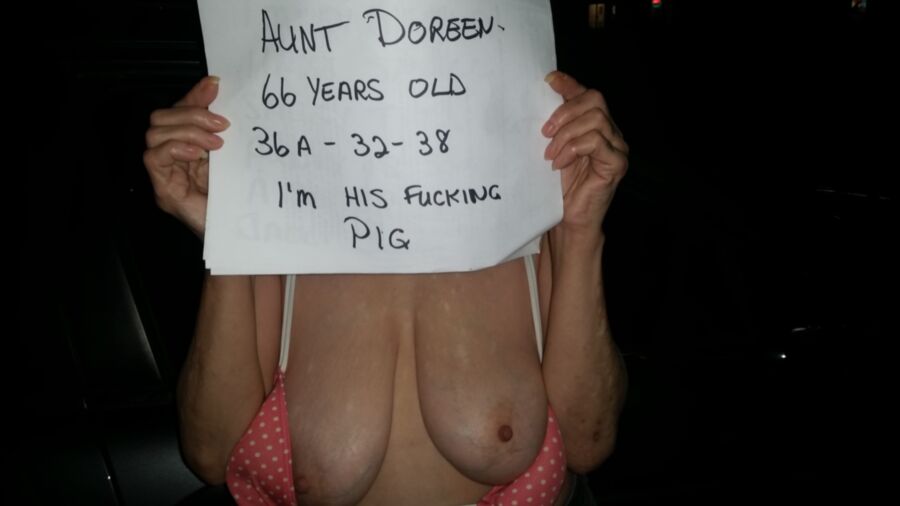 Free porn pics of Aunt Doreen showing off 4 of 4 pics