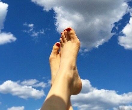 Free porn pics of Thalia Feet and Legs 17 of 20 pics