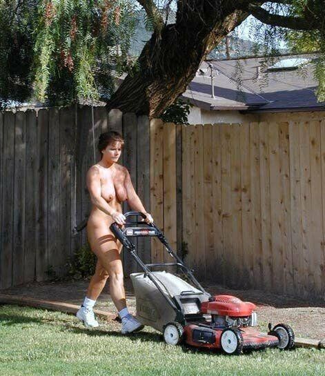 Free porn pics of Sie muss nackt im Garten arbeiten 4 of 71 pics