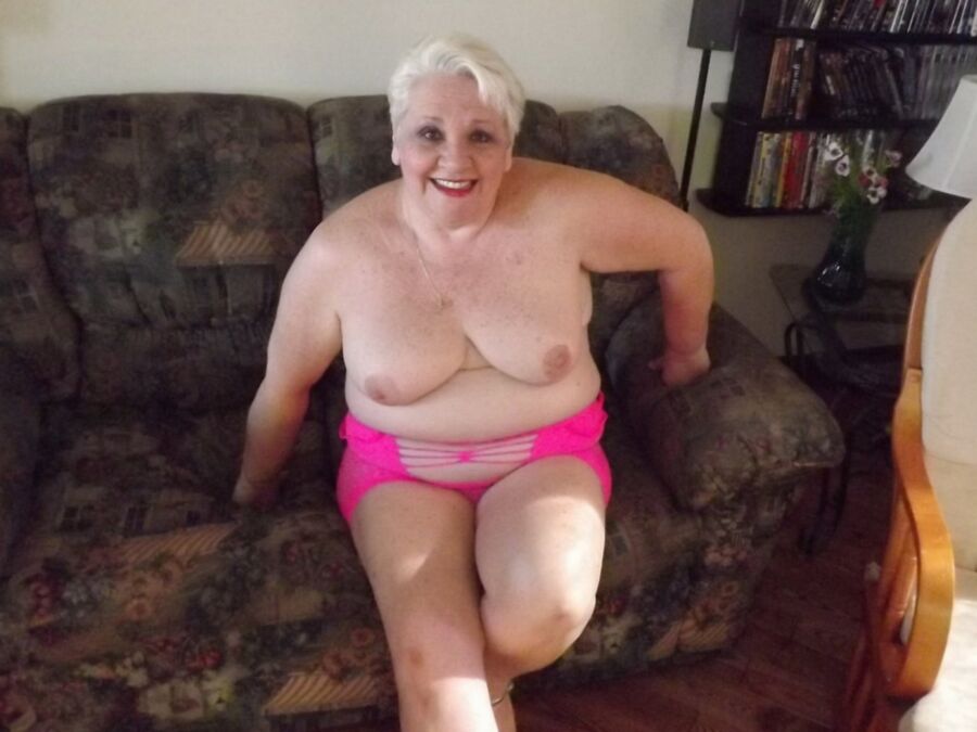 Free porn pics of Modesty - Mature Hildalee Pumper 11 of 44 pics