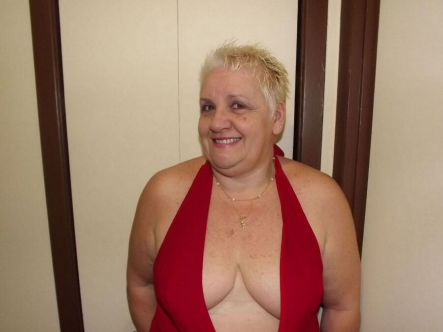 Free porn pics of Modesty - Mature Hildalee Pumper 1 of 44 pics