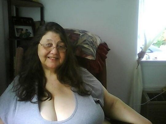 Free porn pics of obese lady night.... 4 of 6 pics
