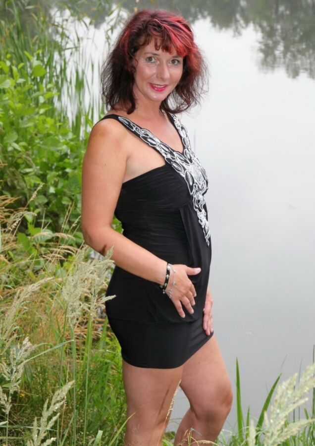 Free porn pics of Gorgeous Amateur MILF likes to pose outdoors 6 of 42 pics