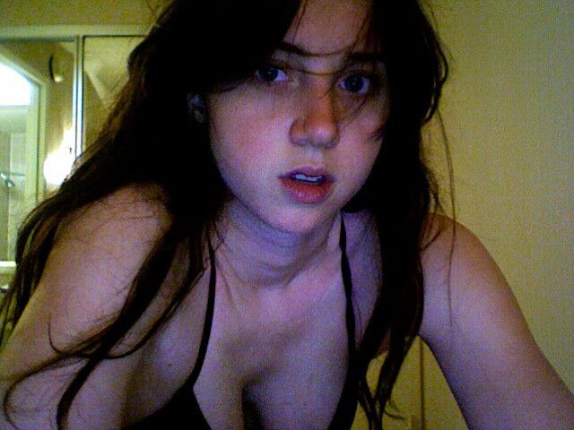 Free porn pics of Zoe Kazan 14 of 36 pics