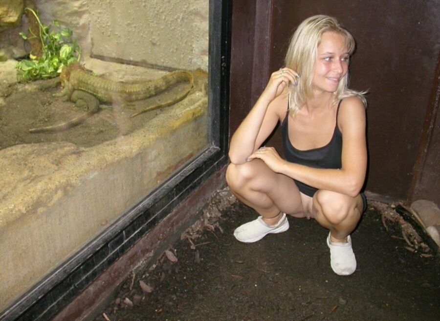 Free porn pics of Blonde Teen Flashing in Zoo ! 4 of 10 pics