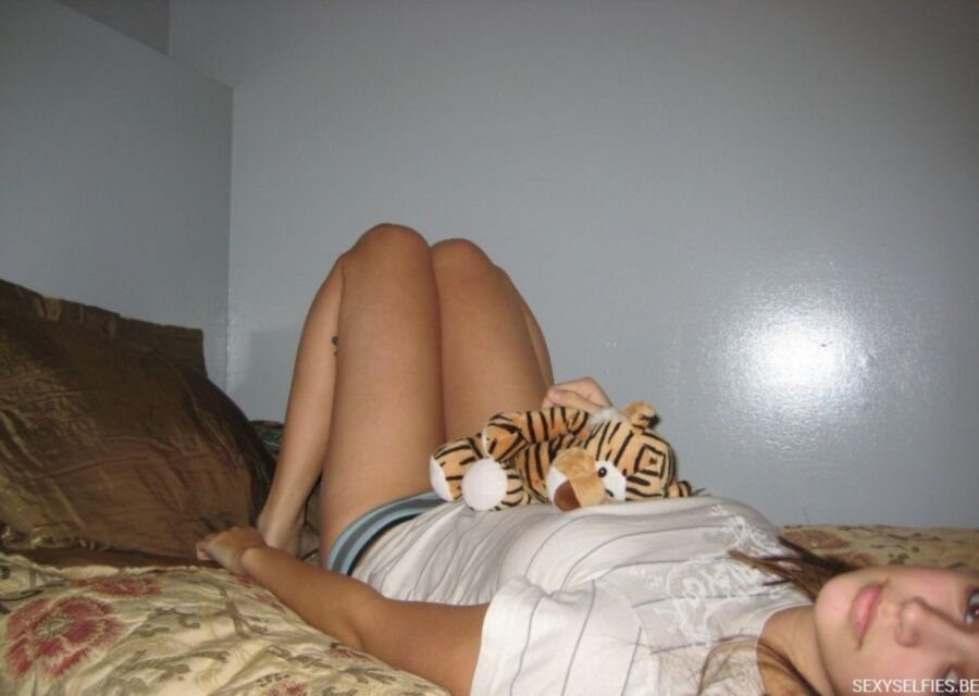 Free porn pics of Sexy brunette with her tiger 11 of 43 pics