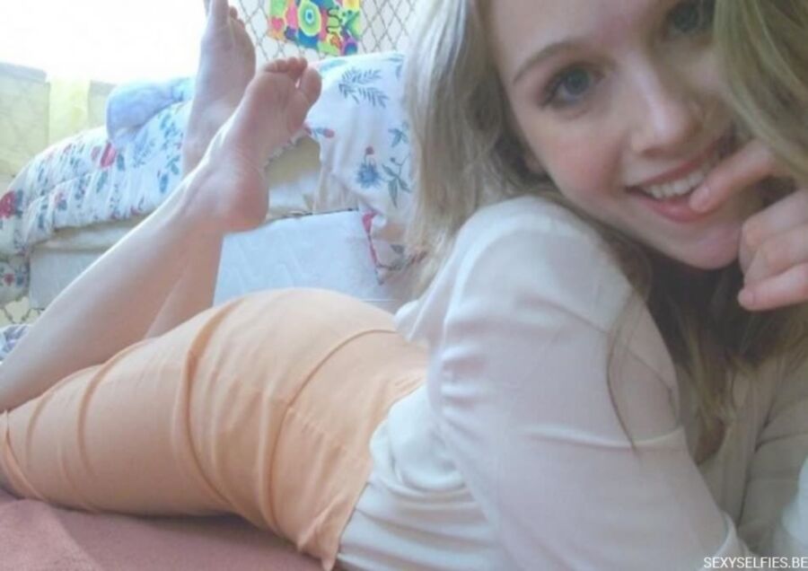 Free porn pics of Cute blonde webcam shots 14 of 21 pics