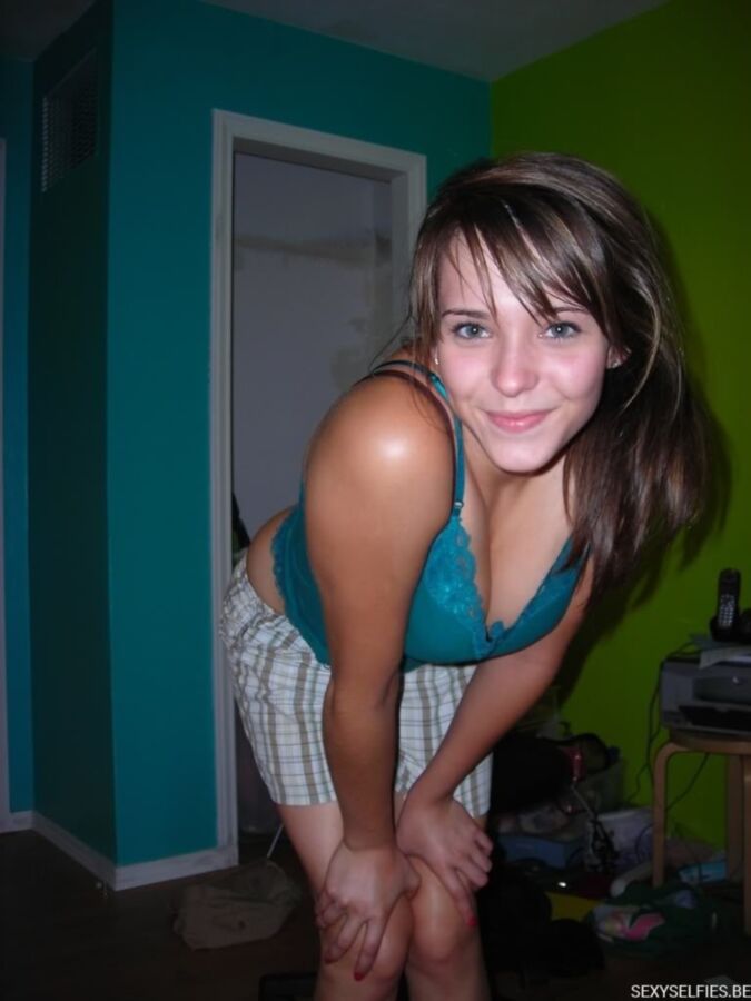 Free porn pics of Blonde college girl bedroom Self Shots 22 of 84 pics