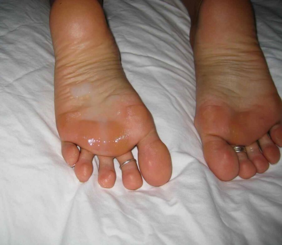 Free porn pics of Sticky Feet 1 of 1 pics