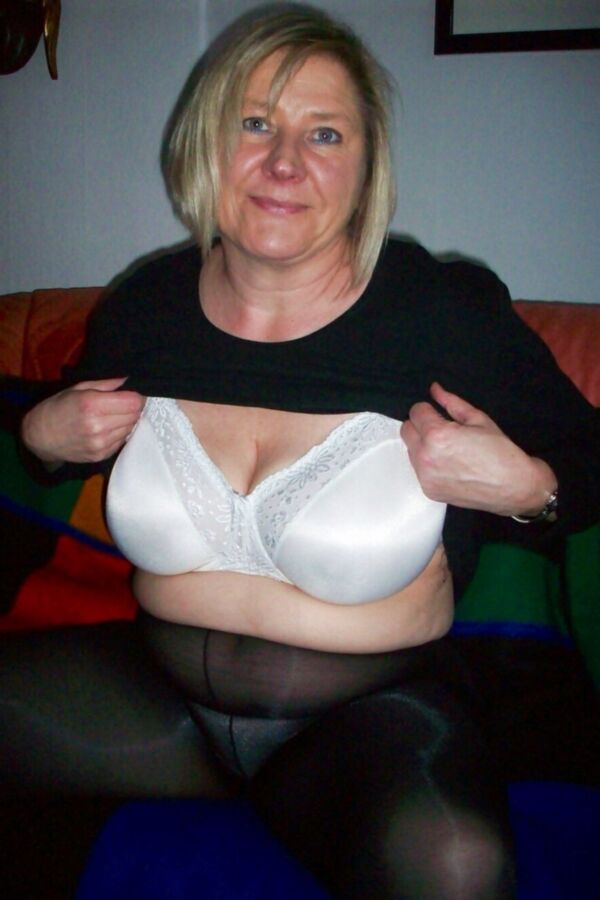 Free porn pics of Mature women showing us their bra 2 of 28 pics