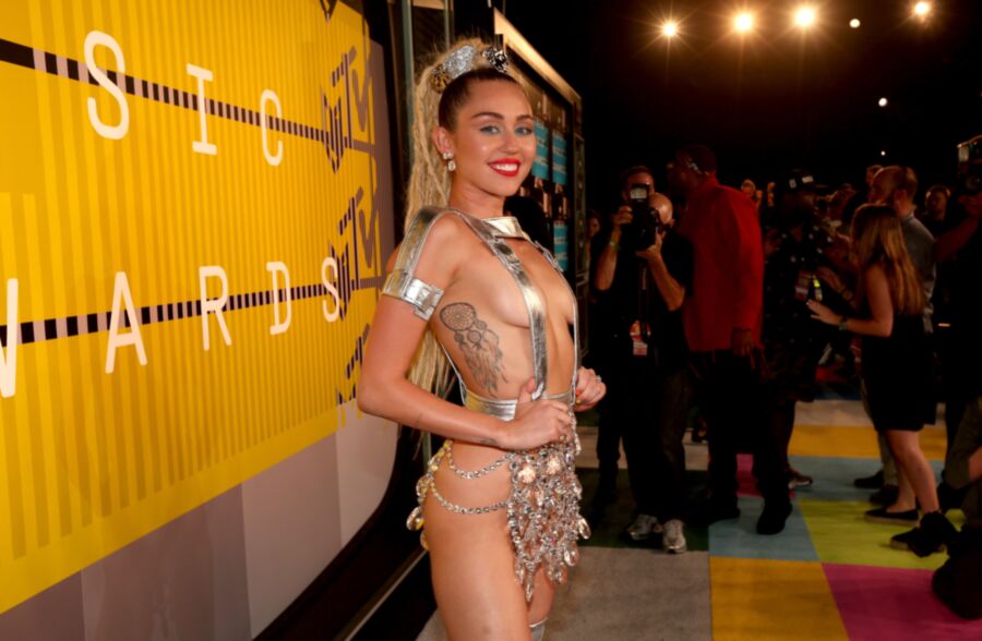 Free porn pics of Miley Cyrus - MTV Video Music Awards 16 of 30 pics