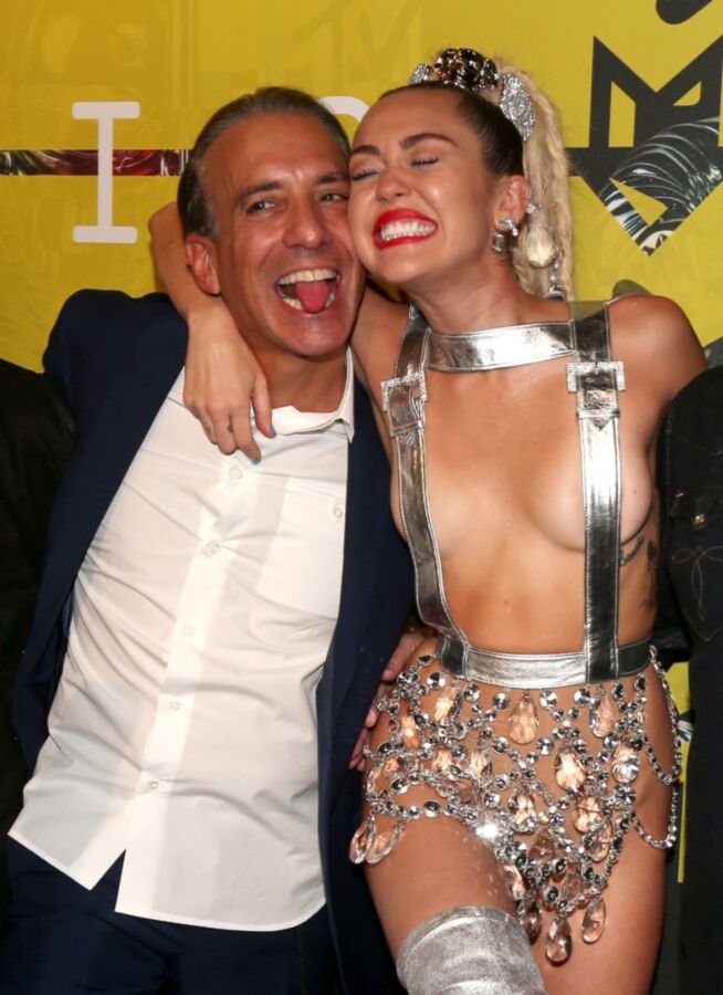 Free porn pics of Miley Cyrus - MTV Video Music Awards 22 of 30 pics